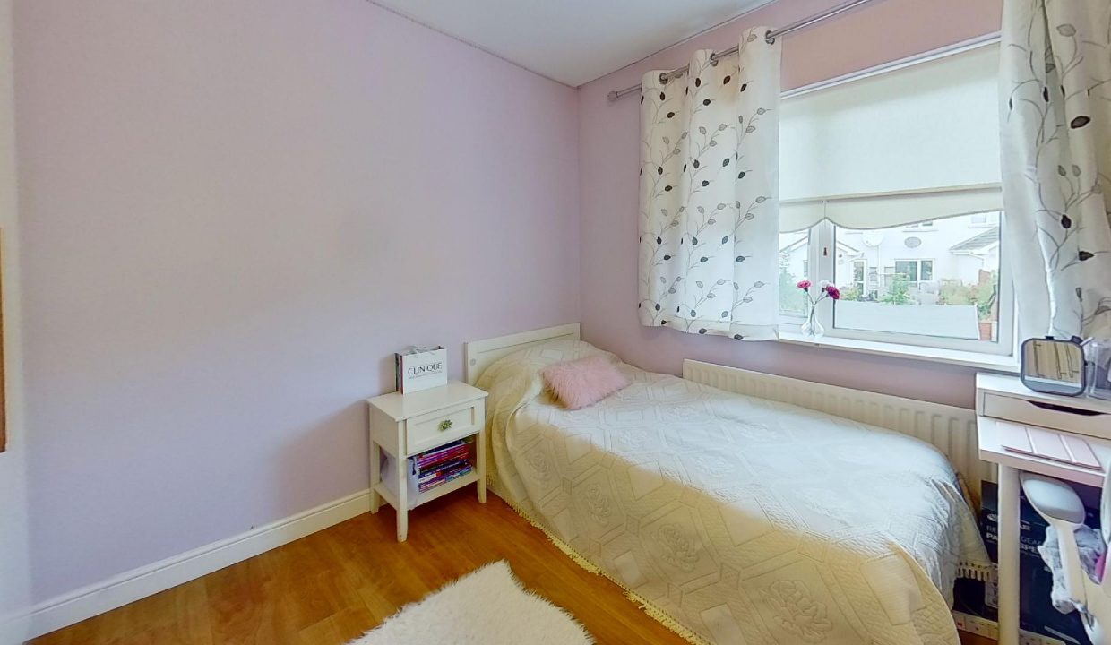 44-Castlecurragh-Park-Bedroom1